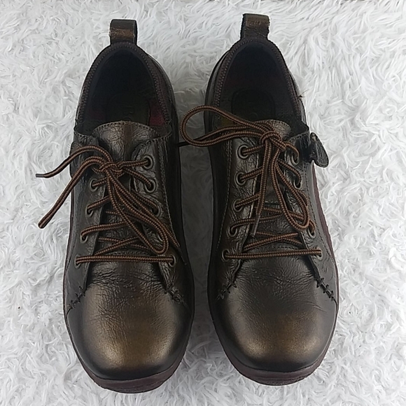 BORN Handcrafted Brown Metallic Leather Lace Up Round Toe Low Top Sneaker Shoe - Picture 2 of 15